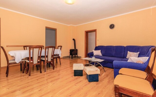 Amazing Apartment in Grizane With 3 Bedrooms