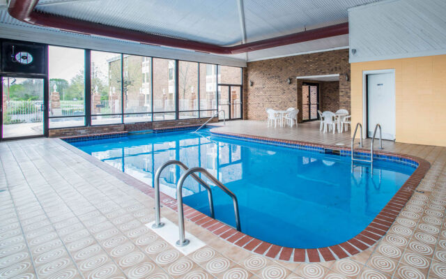 Econo Lodge Marion, IN, 46952