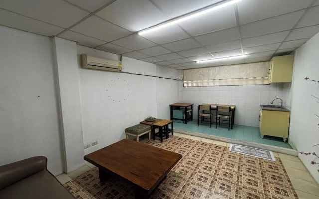 Sukhum Sukhumvit-Onnut Guest House