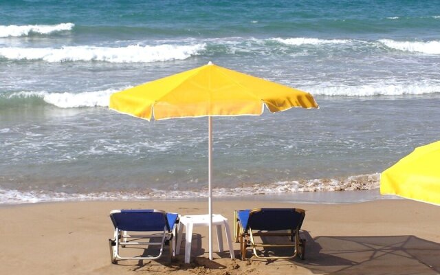 Theodosia Apt Swim Sunbathe Beachfront
