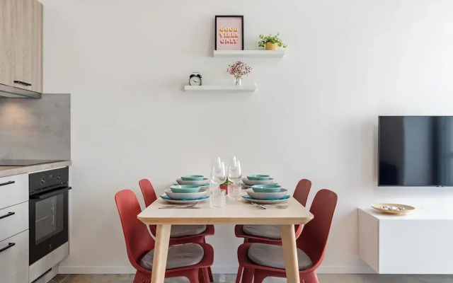 Fully equipped apartments with Terraces, Free garage parking, Netflix & AC - by Apartmány Šlapanice cz