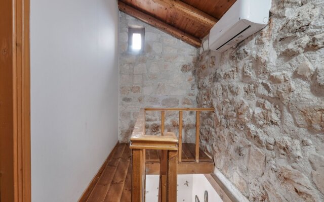 Elegant Holiday Home in Volimes With Near the Sea