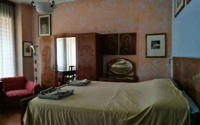 big room in Milano center