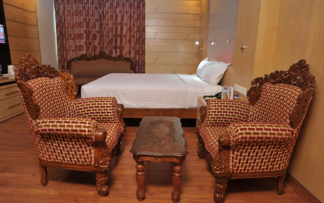 Hotel Emarald – Guest Rooms – New Delhi