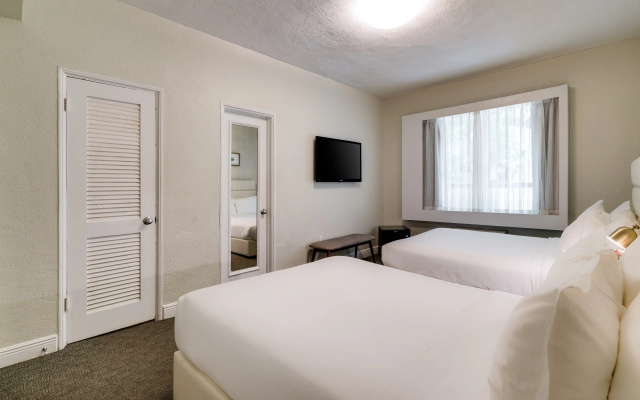 Crest Hotel Suites