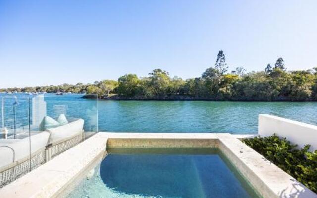 12 Noosa Parade