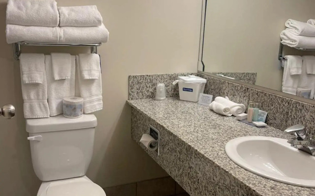 Travelodge by Wyndham Stony Plain