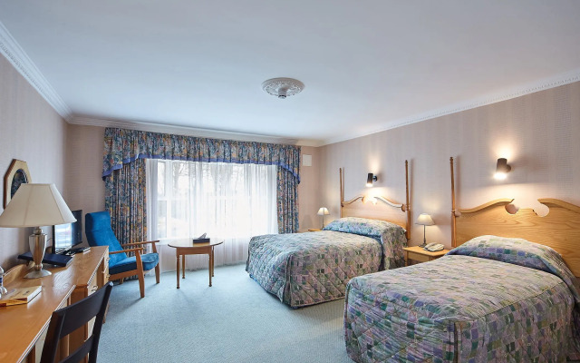The Cedar Lodge Hotel and Restaurant