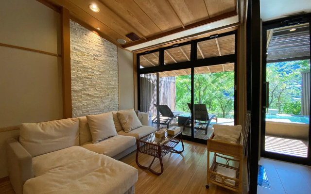 Yugawara Onsen Ashikari Ryokan