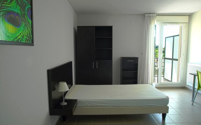 Kosy Aparthotel Campus del Sol Esplanade
