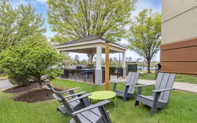 Sonesta Simply Suites Baltimore BWI Airport