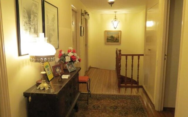 Los Alamos Bed And Breakfast