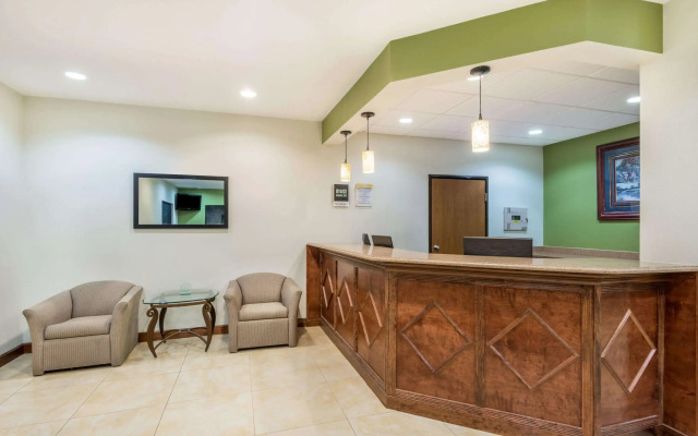 Days Inn by Wyndham Topeka