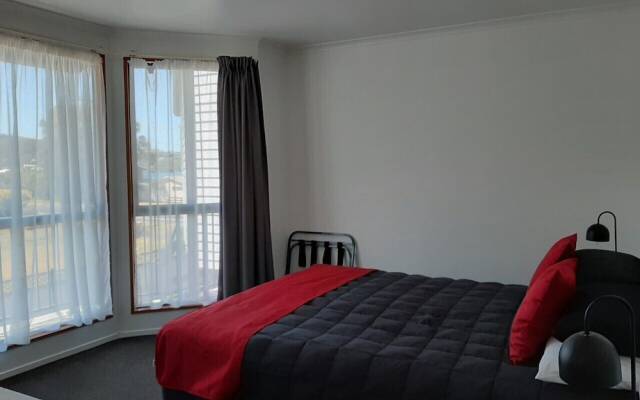 Bayside Holiday Units