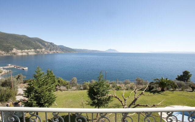 Spacious villa at Ilia Edipsou
