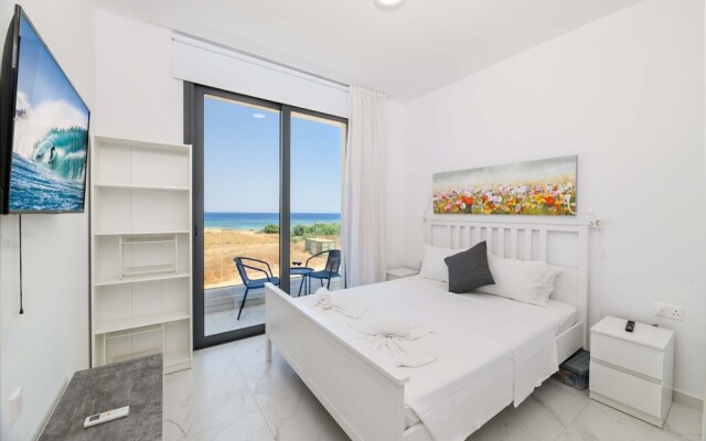 By The Beach - Emerald Seaview Villa