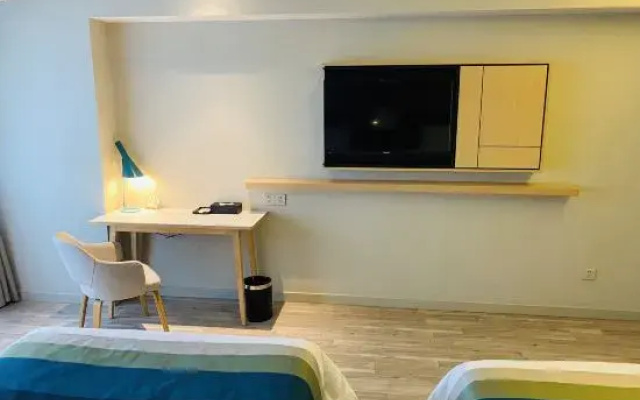 Homeinn Selected Hotel (Linyi Luozhuang District Yihe Road Railway Station)
