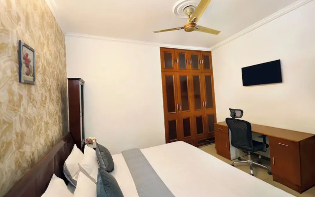 Amber Crest by Redolive10min ~airportdelhi2bhk