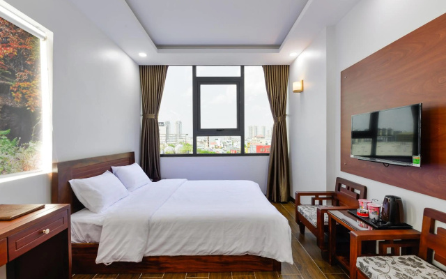 Royal Hotel – Guest Rooms – Ho Chi Minh City