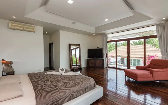 Unique Pool Villa with 5 Bedrooms and Sea View (PM-C1)
