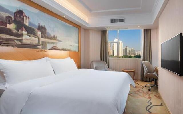 Vienna Hotel Shenzhen Honghu Branch