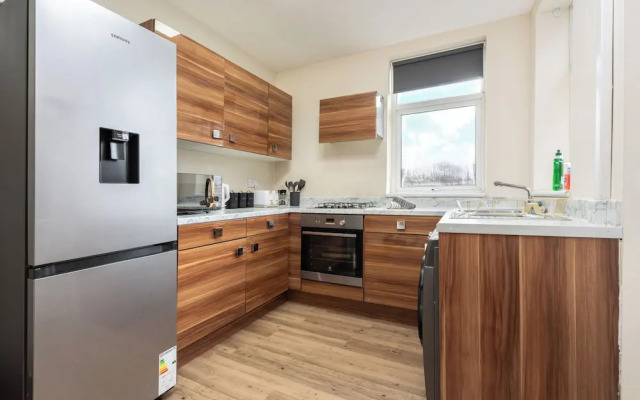 Spacious 4-bedroom Manchester Retreat With Garden