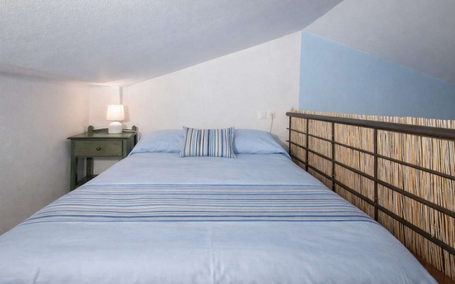 Beach Vibe - Seaside Stay w Balcony Near Volos