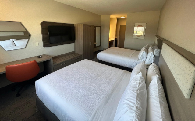 Holiday Inn Express Wichita North - Park City by IHG