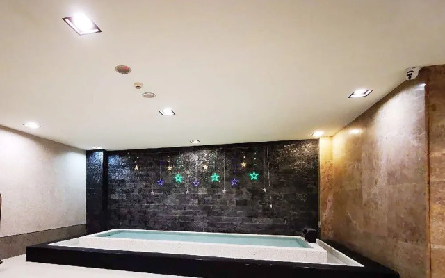 Changhong Hotel