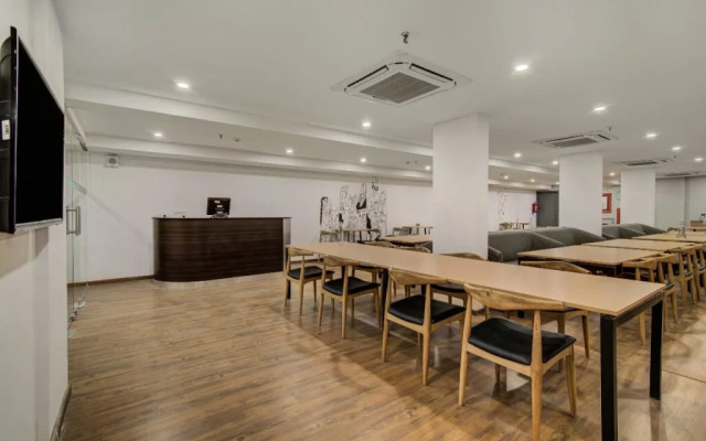 Grand Continent Brookefield - A Sarovar Portico Affiliate Hotel