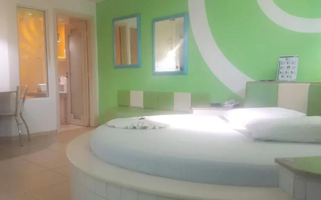 L'acqua Motel Express