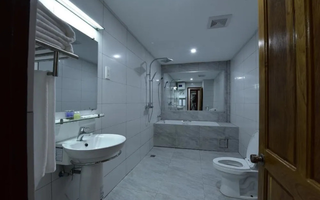Gold Hotel