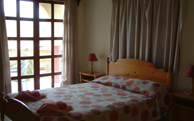 Pelekanos Apartments