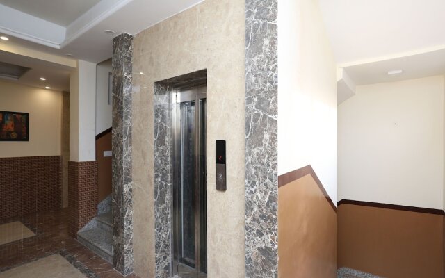 OYO 12833 Century Grand