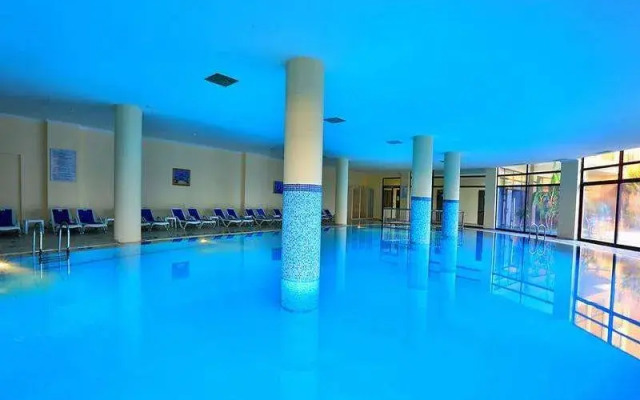 Lyra Resort & Spa