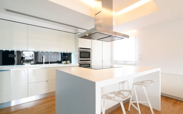 180m² homm Newly Renovated Luxurious Penthouse