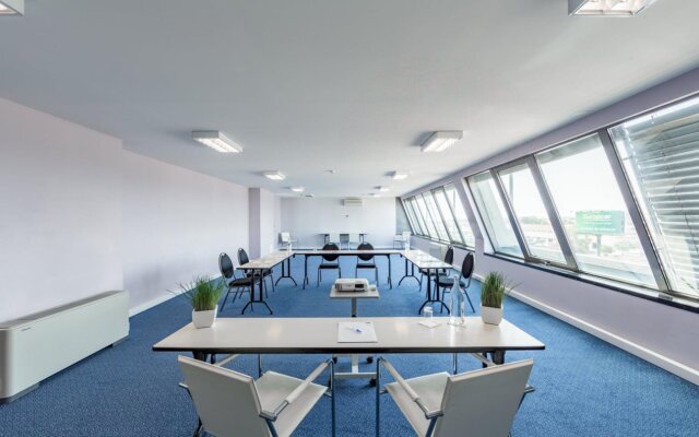 Holiday Inn Express Lisbon Airport by IHG