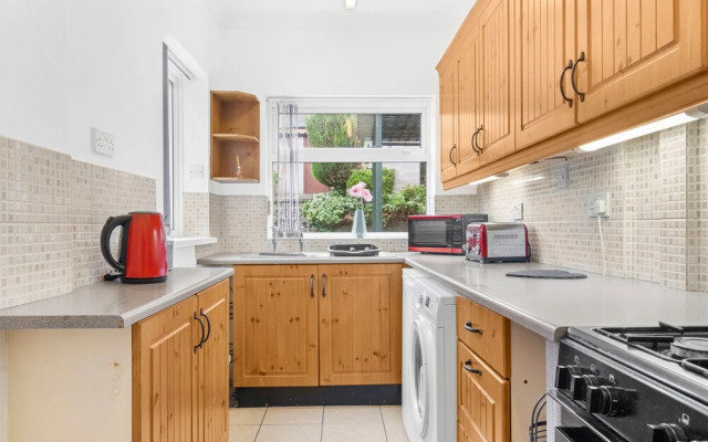 4 Bedroom House located near BHX & NEC