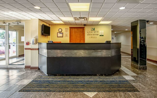 Quality Inn & Suites I-81 Exit 7