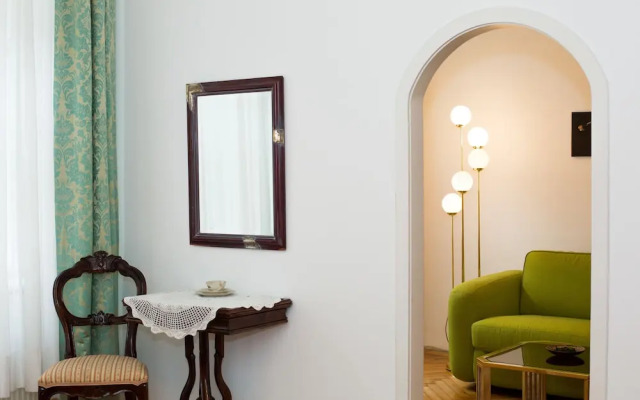 Marthas Veranda Apartment