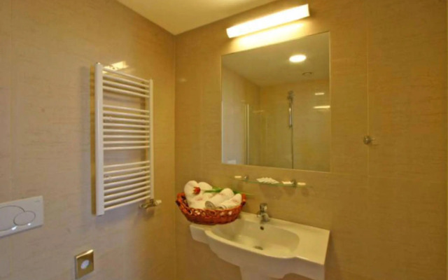 Hotel Ruby Blue