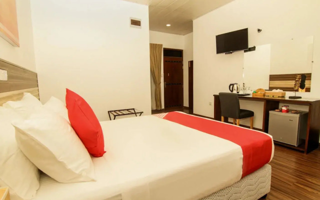 OYO 124 Clove Transit Hotel