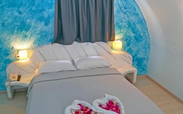 Nautilus Dome Hotel