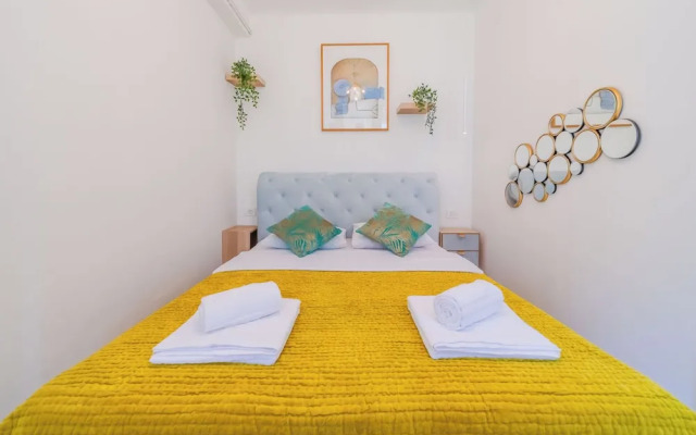 Stylish City Center Vibes Apartment