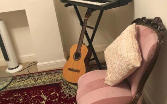 Delux single room only for female