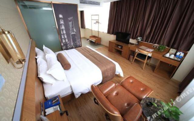 James Joyce Coffetel Hefei South High Speed Railway Station