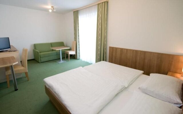 Hotel Bauer Rauchenwarth