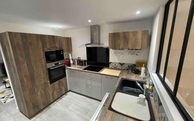 Coworking House - Quiet With Rooftop