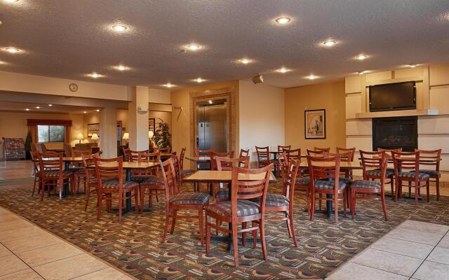 Best Western Plus Eagleridge Inn & Suites