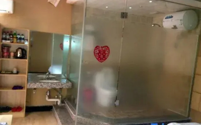 Wuchang Yijia Business Hotel